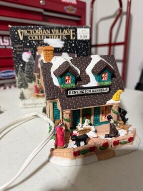 Kensington Kennels Victorian Village Holiday Light-Up Figurine - Green & Brown